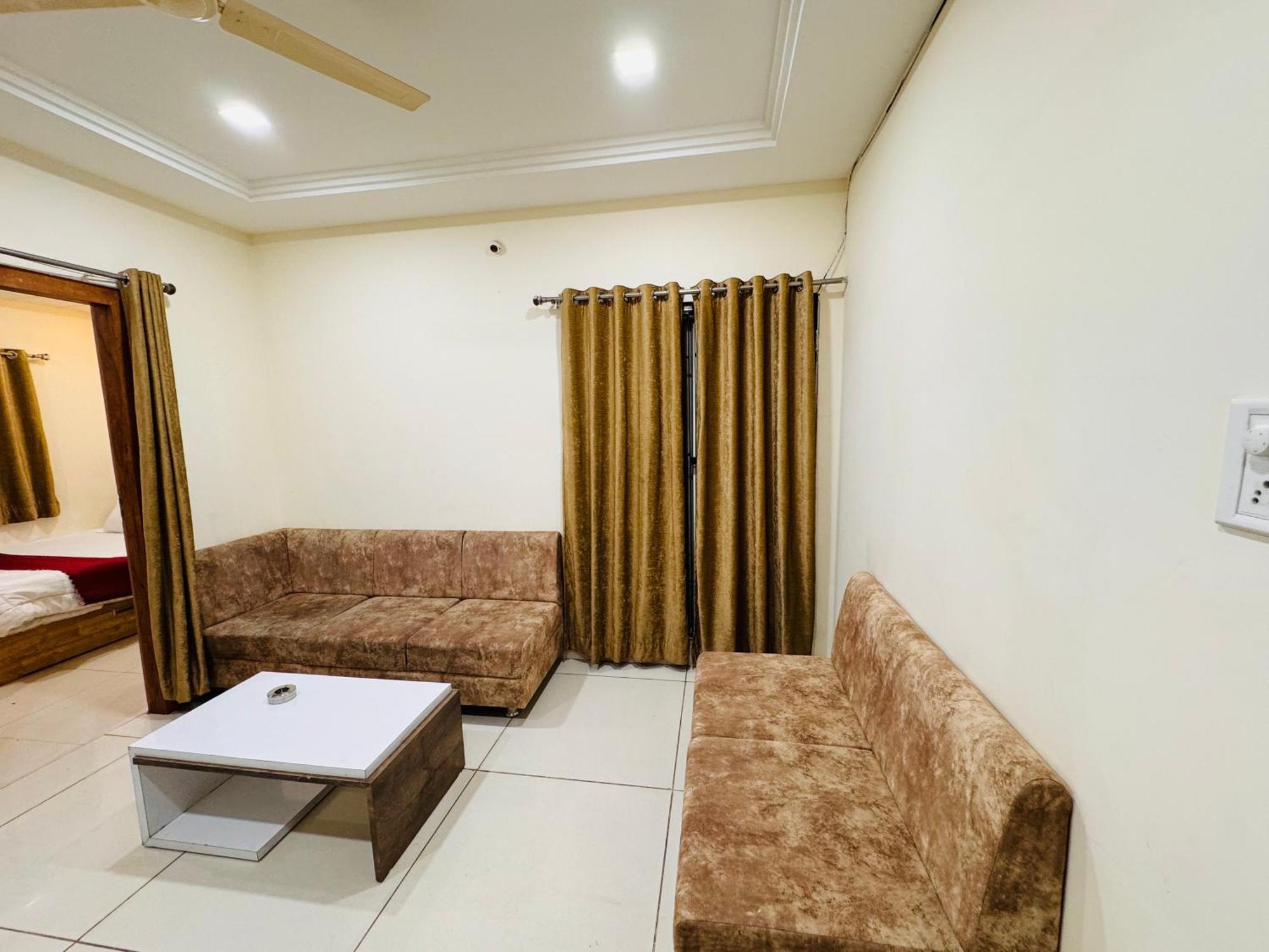 Home Escape 1Bhk Apartment Near Bombay Hospital Индаур Экстерьер фото